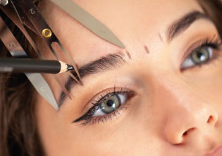 Бровист (оформление и окрашивание бровей краской)